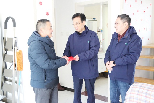 集團(tuán)公司扎實開展好春節(jié)向困難職工送溫暖活動
